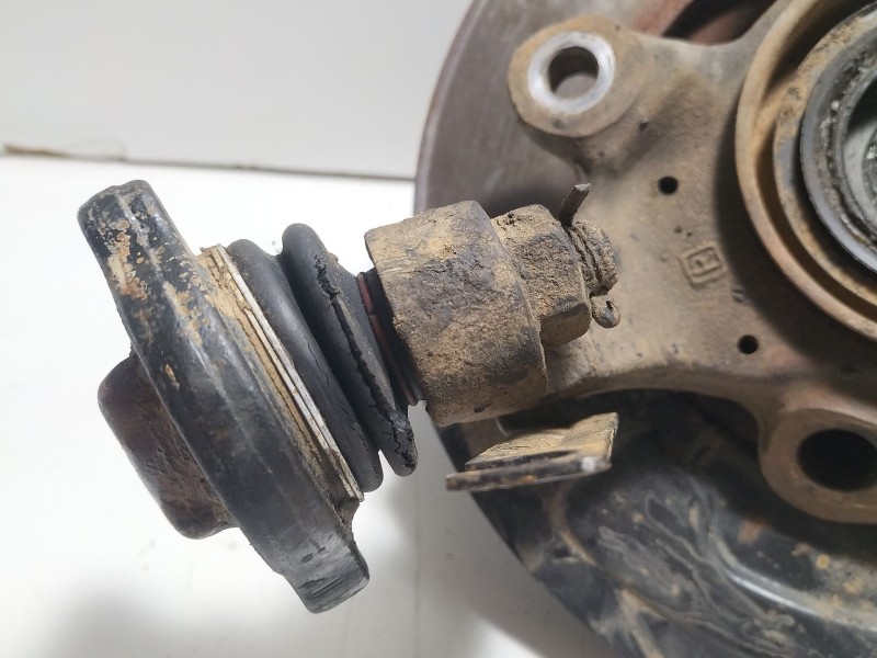 Recambio de mangueta delantera derecha para nissan terrano ii (r20) 2.7 tdi 4wd referencia OEM IAM Nissan Terrano II R20  