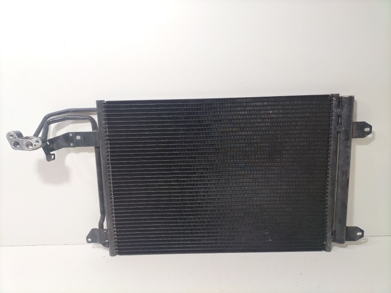 Recambio de condensador aire acondicionado para audi a3 sportback (8pa) 2.0 tdi 16v referencia OEM IAM 1K0820411AK  