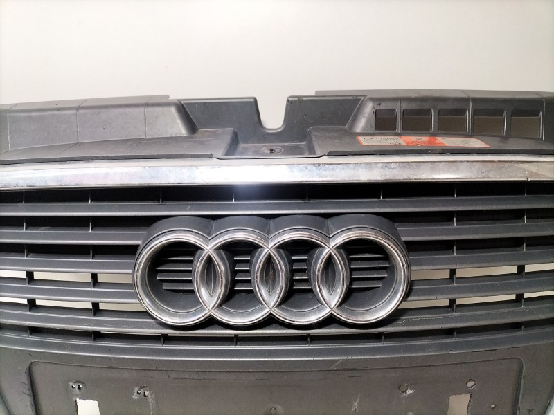 Recambio de rejilla delantera para audi a3 sportback (8pa) 2.0 tdi 16v referencia OEM IAM 4F0853651  