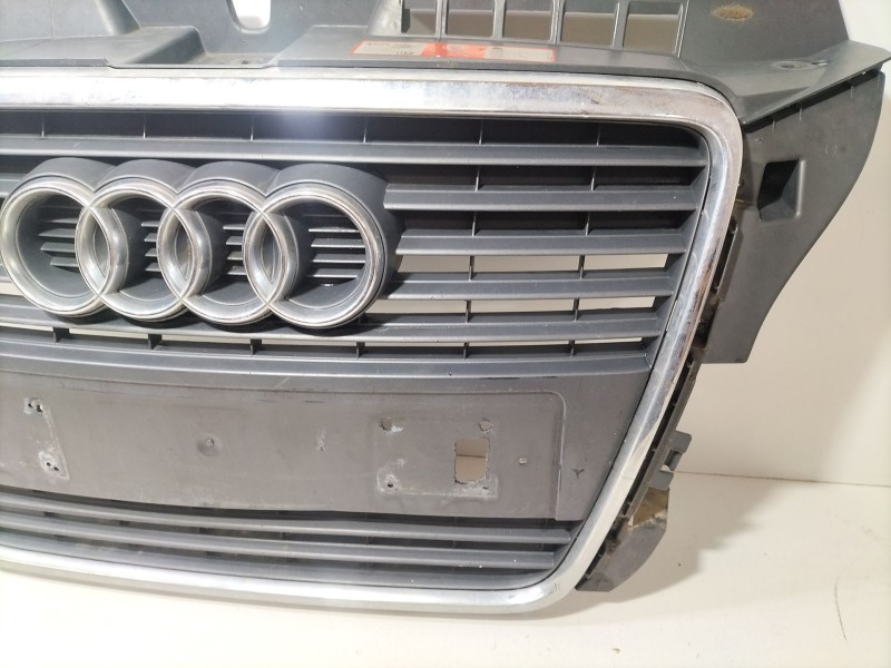 Recambio de rejilla delantera para audi a3 sportback (8pa) 2.0 tdi 16v referencia OEM IAM 4F0853651  