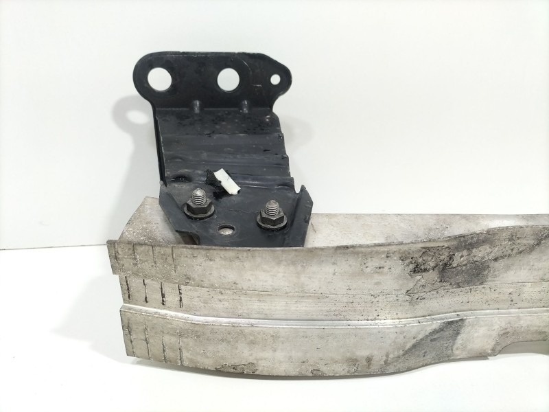 Recambio de refuerzo paragolpes delantero para audi a3 sportback (8pa) 2.0 tdi 16v referencia OEM IAM 8P0807113F  