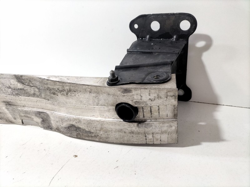 Recambio de refuerzo paragolpes delantero para audi a3 sportback (8pa) 2.0 tdi 16v referencia OEM IAM 8P0807113F  