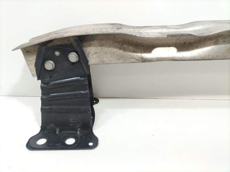 Recambio de refuerzo paragolpes delantero para audi a3 sportback (8pa) 2.0 tdi 16v referencia OEM IAM 8P0807113F  
