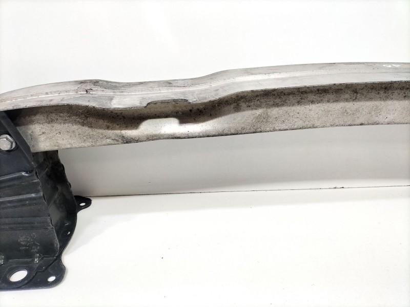 Recambio de refuerzo paragolpes delantero para audi a3 sportback (8pa) 2.0 tdi 16v referencia OEM IAM 8P0807113F  