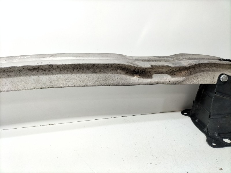 Recambio de refuerzo paragolpes delantero para audi a3 sportback (8pa) 2.0 tdi 16v referencia OEM IAM 8P0807113F  