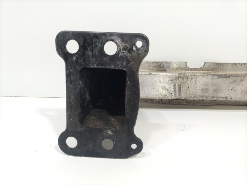 Recambio de refuerzo paragolpes delantero para audi a3 sportback (8pa) 2.0 tdi 16v referencia OEM IAM 8P0807113F  