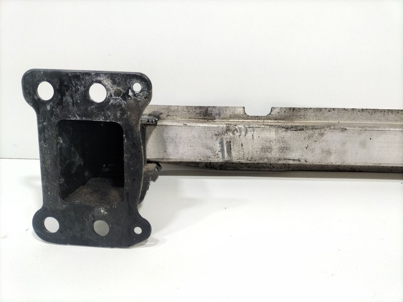 Recambio de refuerzo paragolpes delantero para audi a3 sportback (8pa) 2.0 tdi 16v referencia OEM IAM 8P0807113F  