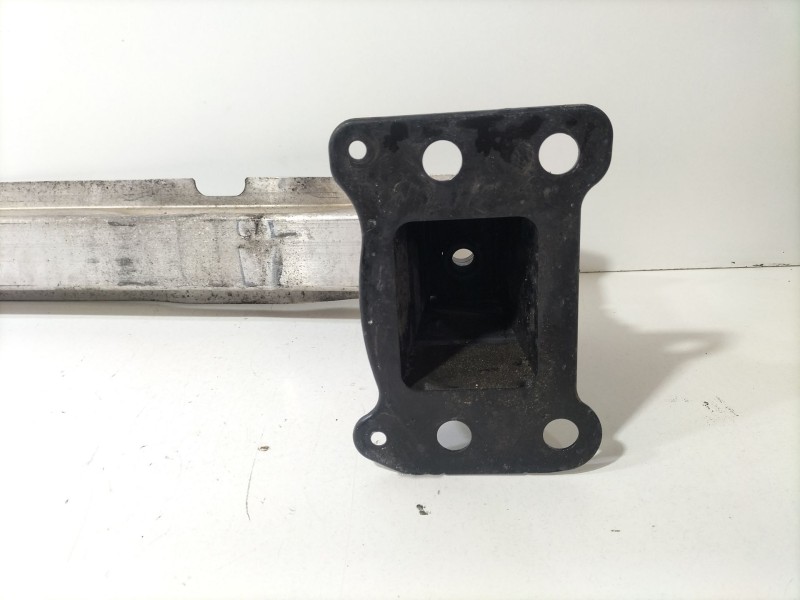 Recambio de refuerzo paragolpes delantero para audi a3 sportback (8pa) 2.0 tdi 16v referencia OEM IAM 8P0807113F  