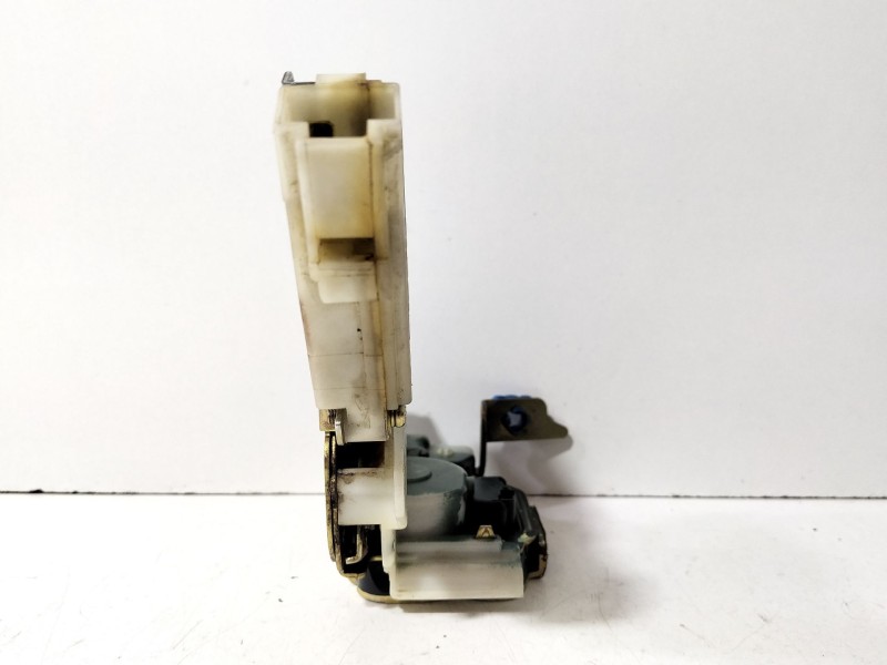 Recambio de cerradura maletero / porton para nissan terrano ii (r20) 2.7 tdi 4wd referencia OEM IAM 8055301U61  