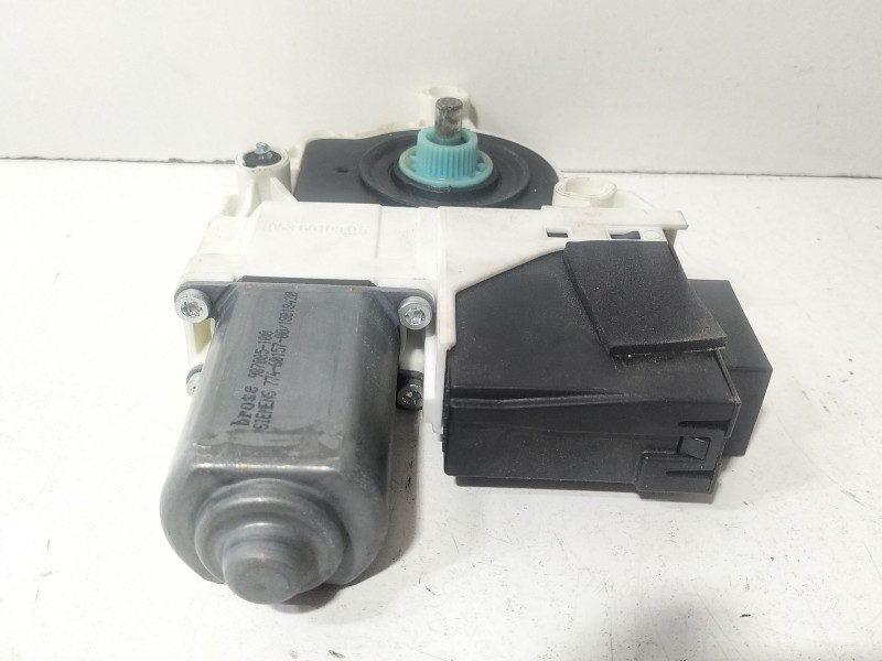 Recambio de motor elevalunas delantero derecho para seat ibiza iii (6l1) 1.4 tdi referencia OEM IAM 6L2959801  