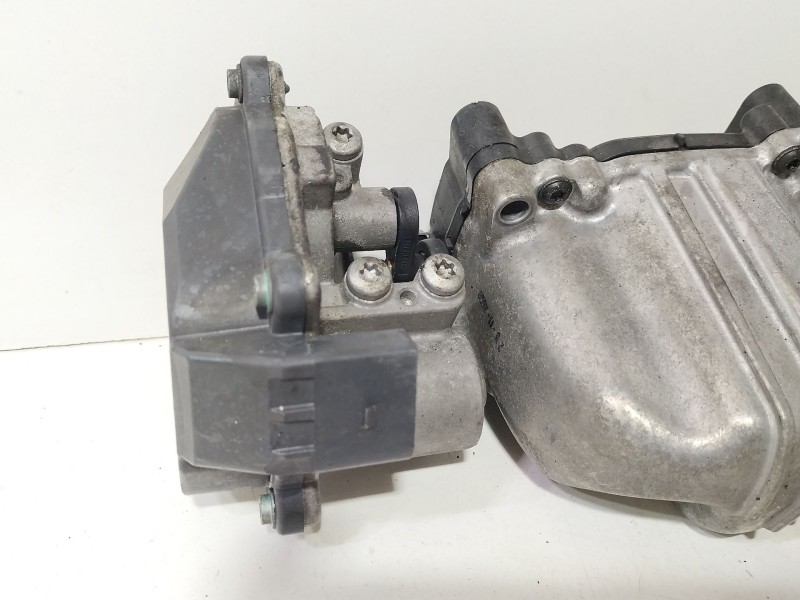 Recambio de colector admision para audi a3 sportback (8pa) 2.0 tdi 16v referencia OEM IAM 03L129711E  
