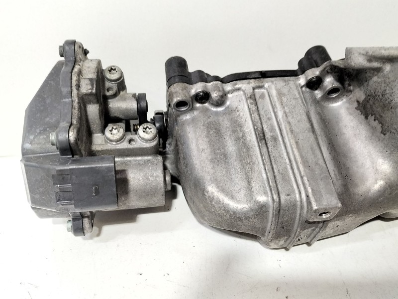 Recambio de colector admision para audi a3 sportback (8pa) 2.0 tdi 16v referencia OEM IAM 03L129711E  