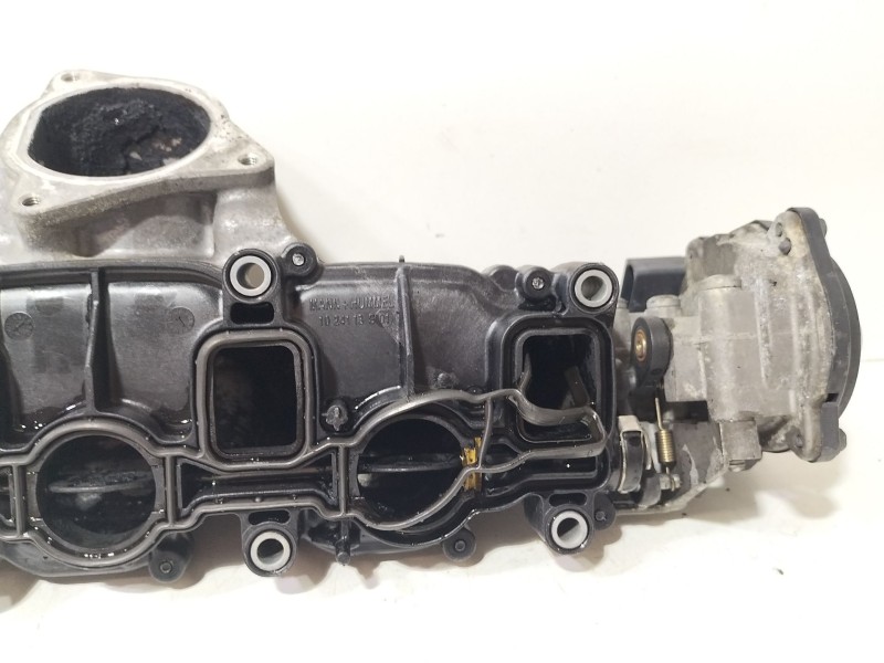 Recambio de colector admision para audi a3 sportback (8pa) 2.0 tdi 16v referencia OEM IAM 03L129711E  