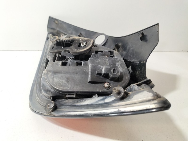 Recambio de piloto trasero izquierdo para opel astra h (a04) 1.7 cdti (l48) referencia OEM IAM 93190304  
