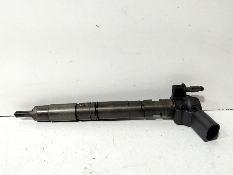 Recambio de inyector para audi a3 sportback (8pa) 2.0 tdi 16v referencia OEM IAM 03L130277  