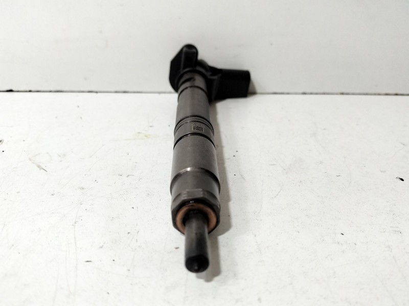 Recambio de inyector para audi a3 sportback (8pa) 2.0 tdi 16v referencia OEM IAM 03L130277  