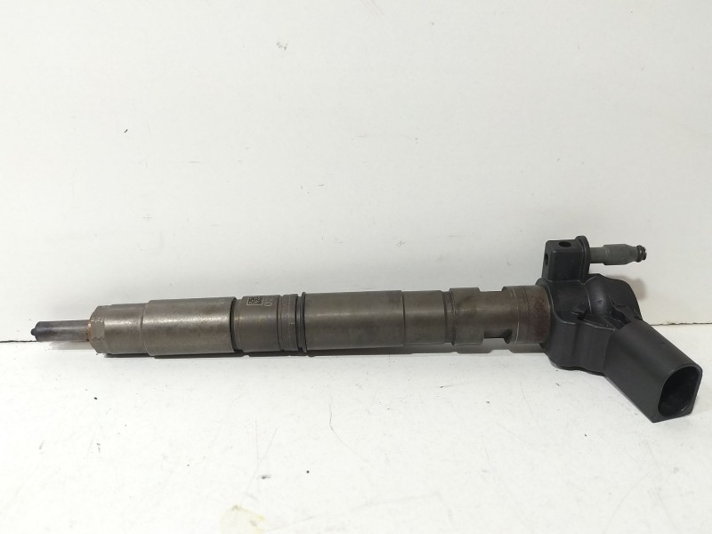 Recambio de inyector para audi a3 sportback (8pa) 2.0 tdi 16v referencia OEM IAM 03L130277  