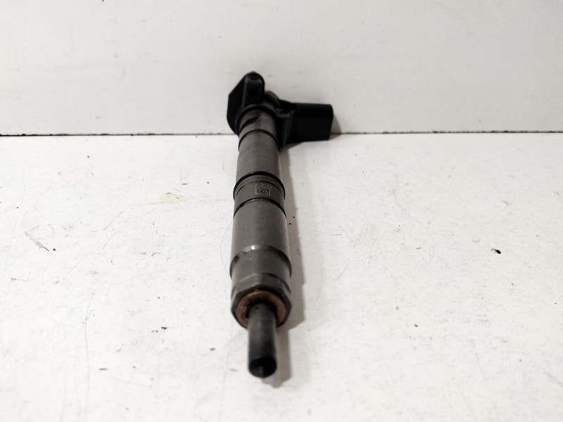 Recambio de inyector para audi a3 sportback (8pa) 2.0 tdi 16v referencia OEM IAM 03L130277  