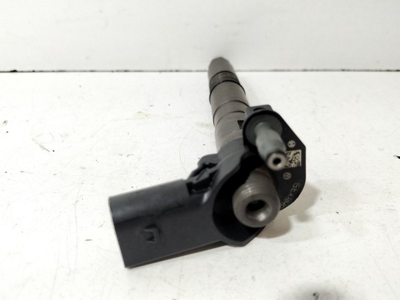 Recambio de inyector para audi a3 sportback (8pa) 2.0 tdi 16v referencia OEM IAM 03L130277  