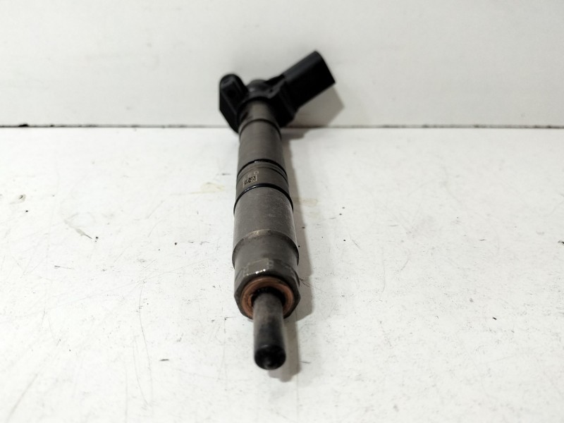 Recambio de inyector para audi a3 sportback (8pa) 2.0 tdi 16v referencia OEM IAM 03L130277  