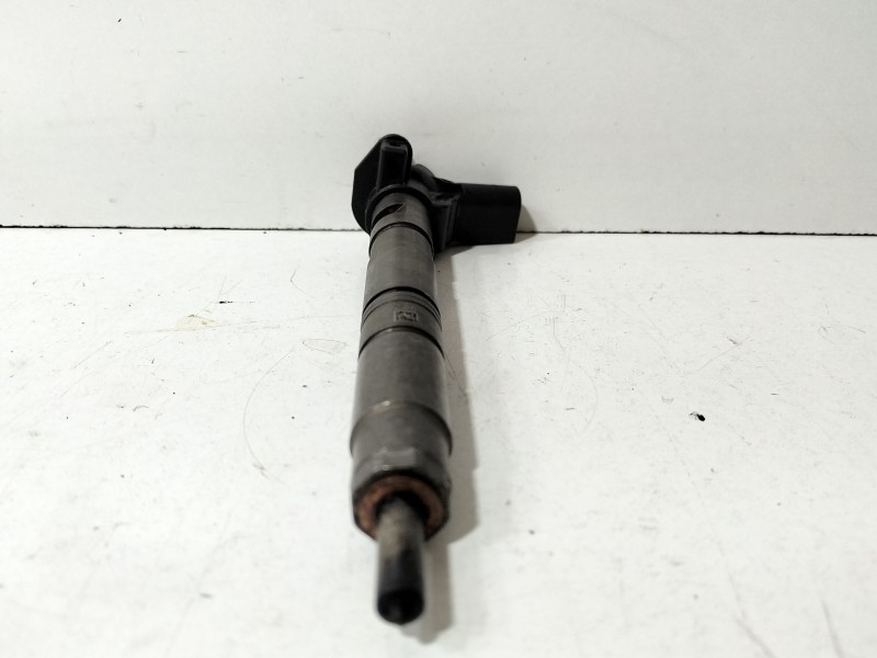 Recambio de inyector para audi a3 sportback (8pa) 2.0 tdi 16v referencia OEM IAM 03L130277  