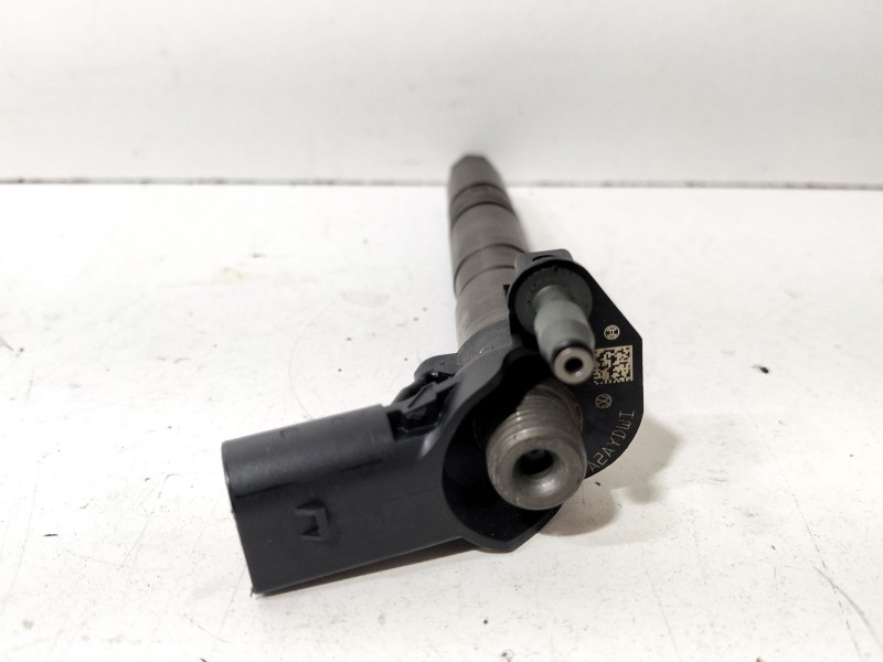 Recambio de inyector para audi a3 sportback (8pa) 2.0 tdi 16v referencia OEM IAM 03L130277  