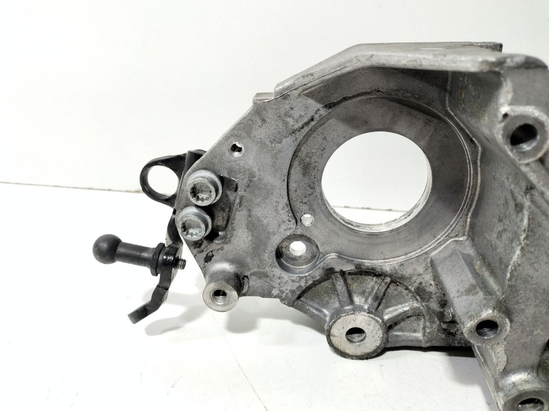 Recambio de soporte alternador para audi a3 sportback (8pa) 2.0 tdi 16v referencia OEM IAM 03L903143D  
