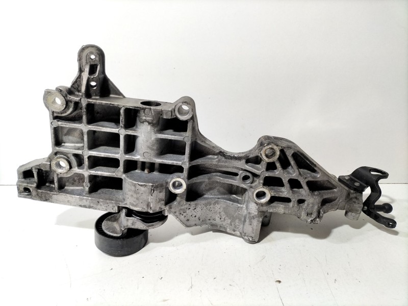 Recambio de soporte alternador para audi a3 sportback (8pa) 2.0 tdi 16v referencia OEM IAM 03L903143D  