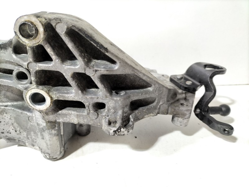 Recambio de soporte alternador para audi a3 sportback (8pa) 2.0 tdi 16v referencia OEM IAM 03L903143D  
