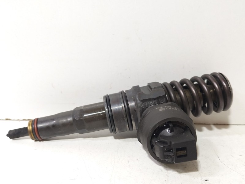 Recambio de inyector para seat ibiza iii (6l1) 1.4 tdi referencia OEM IAM 038130080  