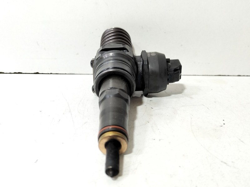 Recambio de inyector para seat ibiza iii (6l1) 1.4 tdi referencia OEM IAM 038130080  