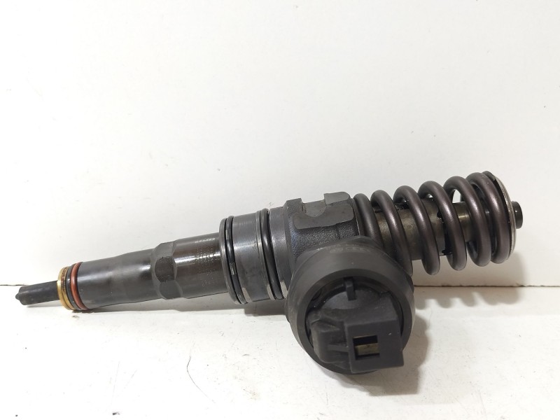 Recambio de inyector para seat ibiza iii (6l1) 1.4 tdi referencia OEM IAM 038130080  