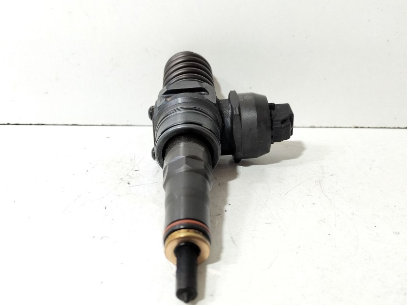 Recambio de inyector para seat ibiza iii (6l1) 1.4 tdi referencia OEM IAM 038130080  