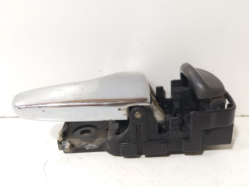 Recambio de maneta interior delantera derecha para nissan terrano ii (r20) 2.7 tdi 4wd referencia OEM IAM 806700X001  