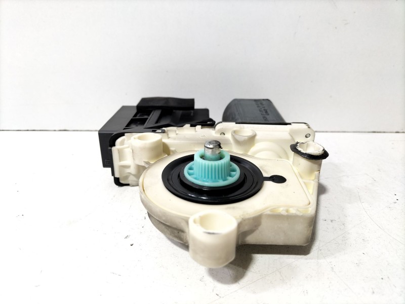 Recambio de motor elevalunas delantero derecho para seat cordoba (6l2) 1.9 sdi referencia OEM IAM 6Q2959801A  