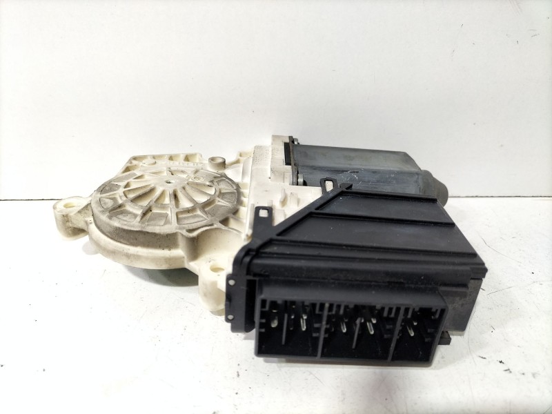 Recambio de motor elevalunas delantero derecho para seat cordoba (6l2) 1.9 sdi referencia OEM IAM 6Q2959801A  