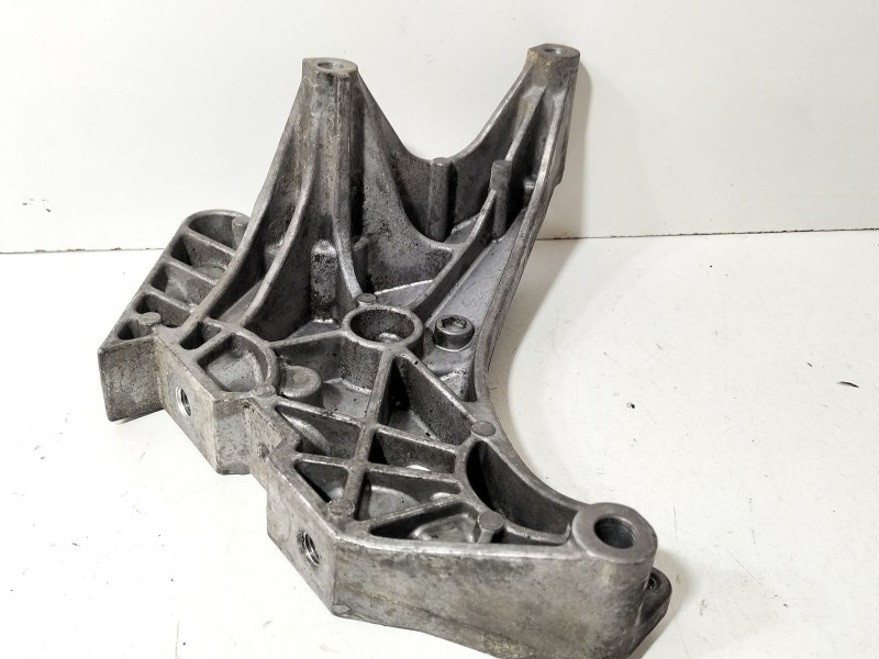 Recambio de soporte motor para audi a3 sportback (8pa) 2.0 tdi 16v referencia OEM IAM 03L199207  