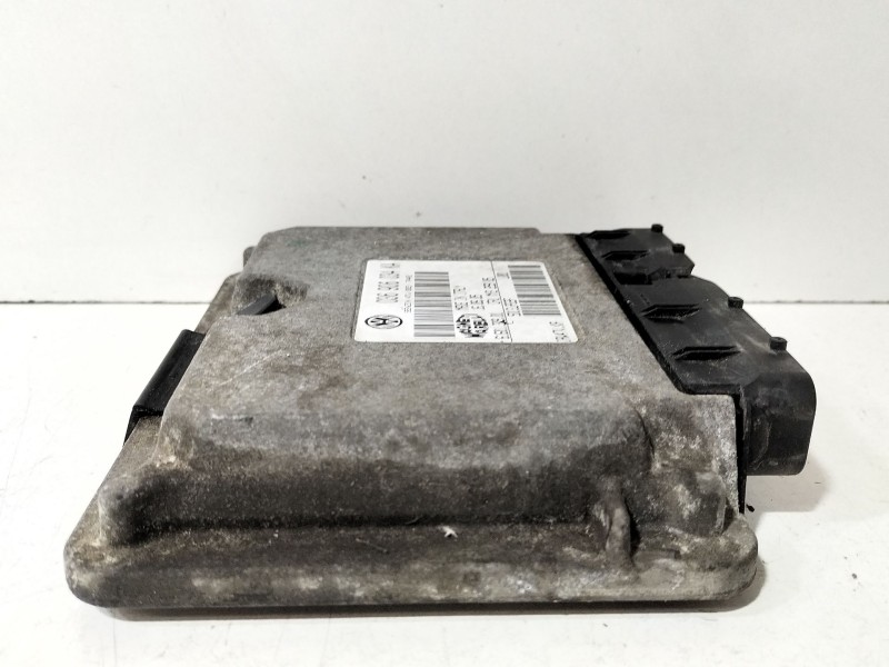 Recambio de centralita motor uce para volkswagen polo iv (9n_, 9a_) 1.4 16v referencia OEM IAM 036906034KA  