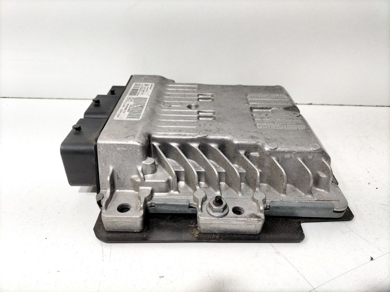 Recambio de centralita motor uce para peugeot 308 sw i (4e_, 4h_) 1.6 hdi referencia OEM IAM 9666681180  
