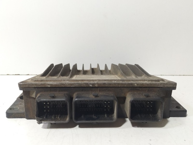 Recambio de centralita motor uce para renault clio ii (bb_, cb_) 1.5 dci (b/cb07) referencia OEM IAM 8200250662  