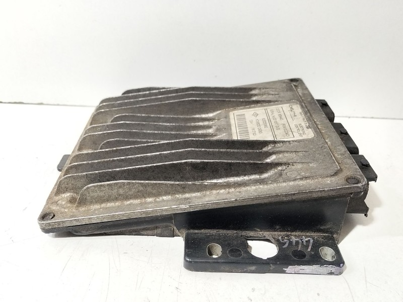 Recambio de centralita motor uce para renault clio ii (bb_, cb_) 1.5 dci (b/cb07) referencia OEM IAM 8200250662  