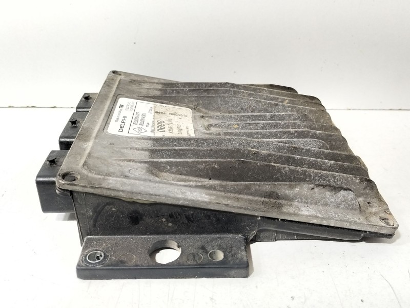 Recambio de centralita motor uce para renault clio ii (bb_, cb_) 1.5 dci (b/cb07) referencia OEM IAM 8200331477  