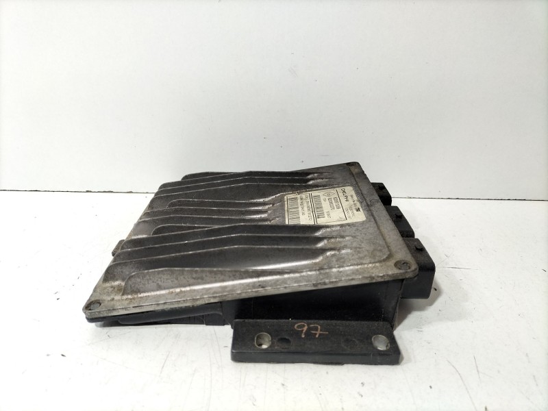 Recambio de centralita motor uce para dacia logan (ls_) 1.5 dci (ls0k) referencia OEM IAM 8200513058  