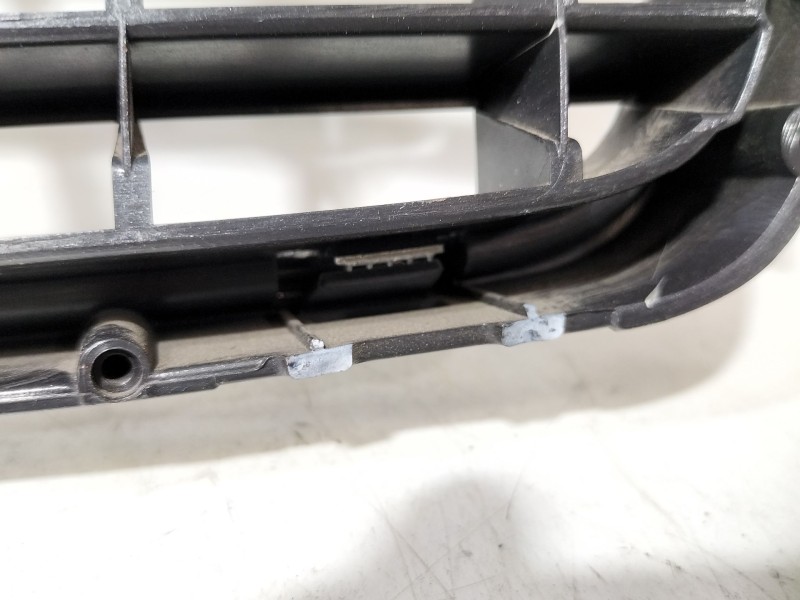 Recambio de rejilla delantera para audi a3 (8p) 2.0 tdi referencia OEM IAM 8P4853651A  