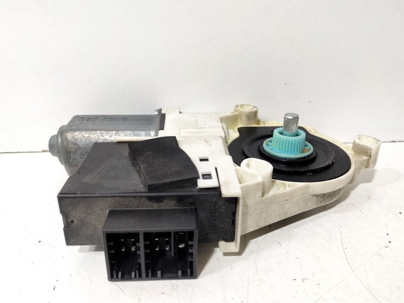 Recambio de motor elevalunas delantero derecho para seat ibiza iii (6l1) 1.9 tdi referencia OEM IAM 6L2959801  