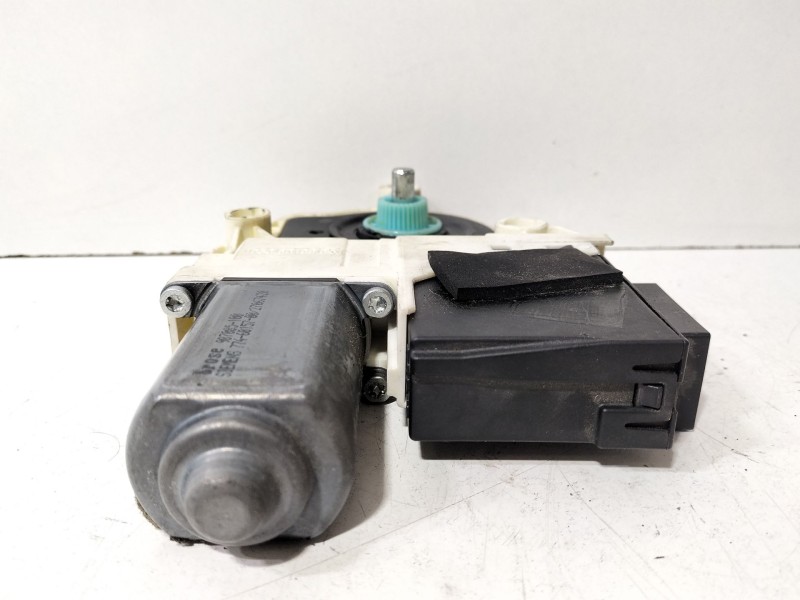 Recambio de motor elevalunas delantero derecho para seat ibiza iii (6l1) 1.9 tdi referencia OEM IAM 6L2959801  