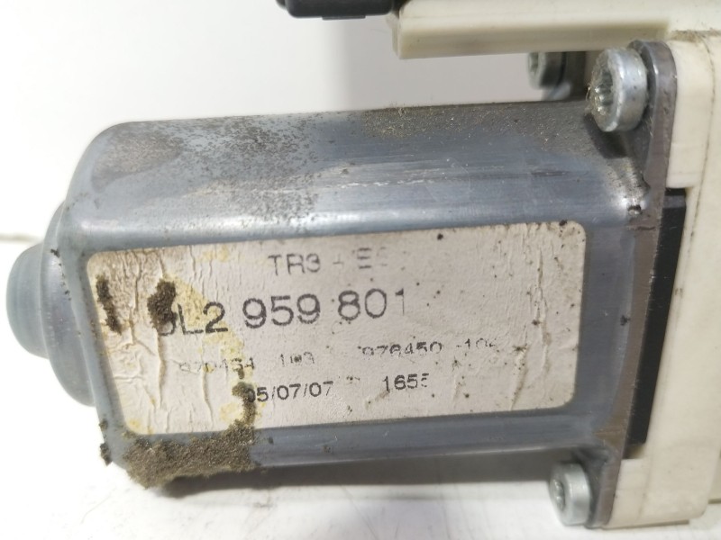 Recambio de motor elevalunas delantero derecho para seat ibiza iii (6l1) 1.9 tdi referencia OEM IAM 6L2959801  