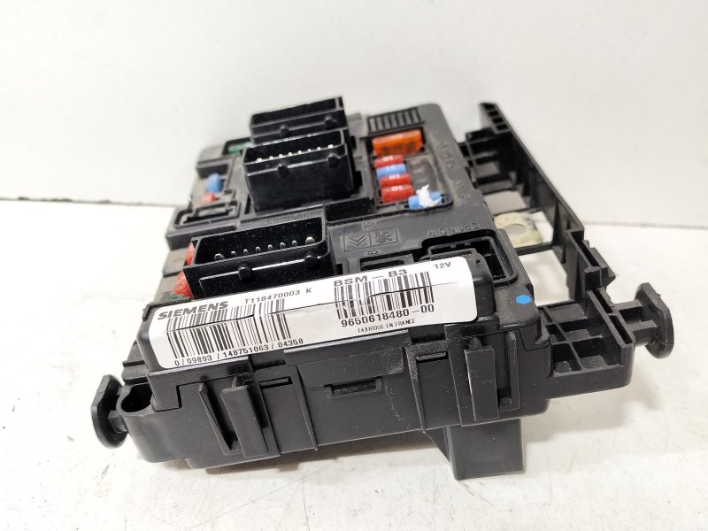 Recambio de caja reles / fusibles para citroën c3 1.4 referencia OEM IAM 9650618480  