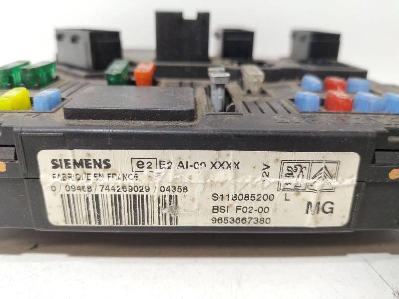 Recambio de caja reles / fusibles para citroën c3 1.4 referencia OEM IAM 9653667380  