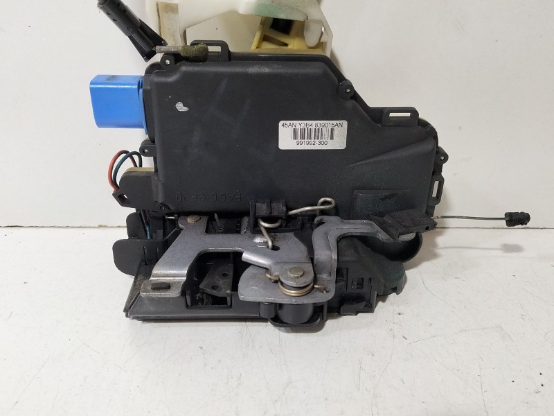 Recambio de cerradura puerta trasera izquierda para seat ibiza iii (6l1) 1.9 tdi referencia OEM IAM 3B4839015AN  